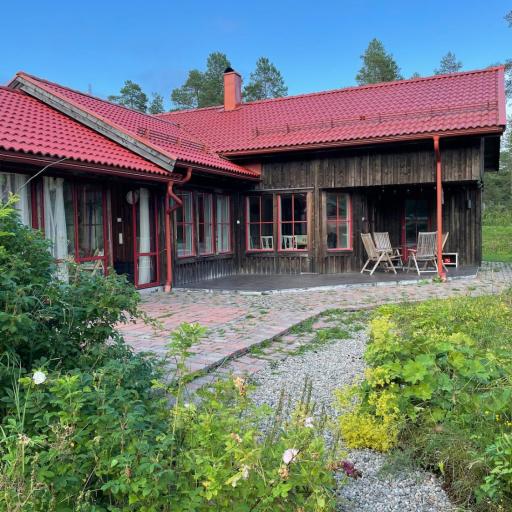 20 min to Umeå 6-7 guests, sea, lake, forest and golf, undefined