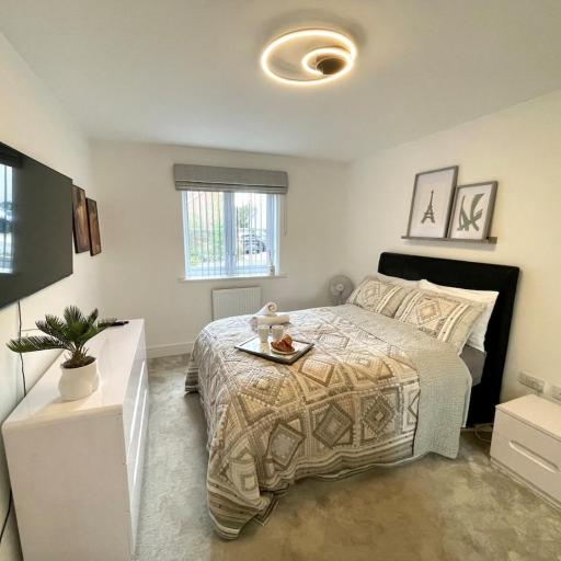 Modern cosy 2 bed, free parking Bishops Stortford, undefined