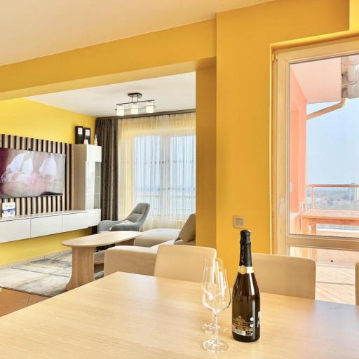 SeaSky SmartHome-Penthouse with private Parking, undefined