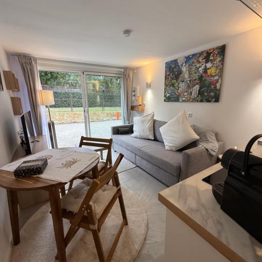 Modern Hideway studio, undefined