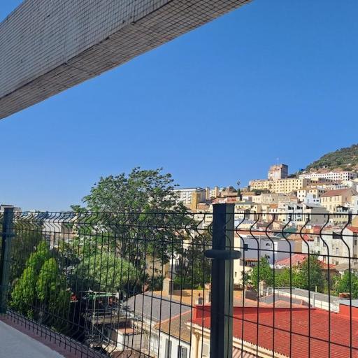 CENTRaL Gem 3Bdr, Balcony &Views, undefined