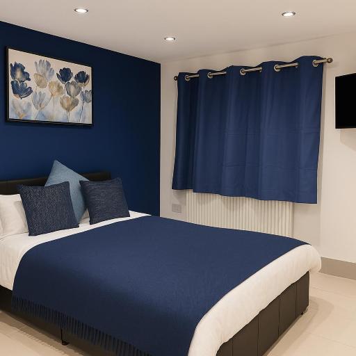 Modern Studio, 10 min Drive to London Heathrow Airport with Free Parking, 15 min Bus Ride, undefined