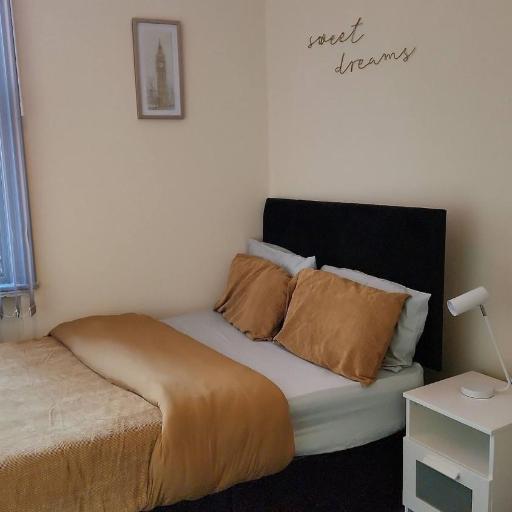 glamsflat troccadero, undefined