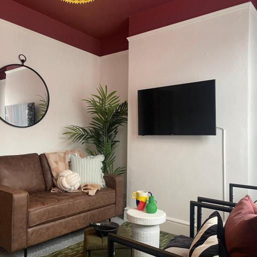 2 Bedroom House Near City Centre Free Parking, undefined