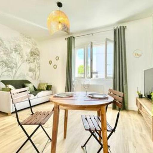 The Wild I Close to downtown and the beach, undefined