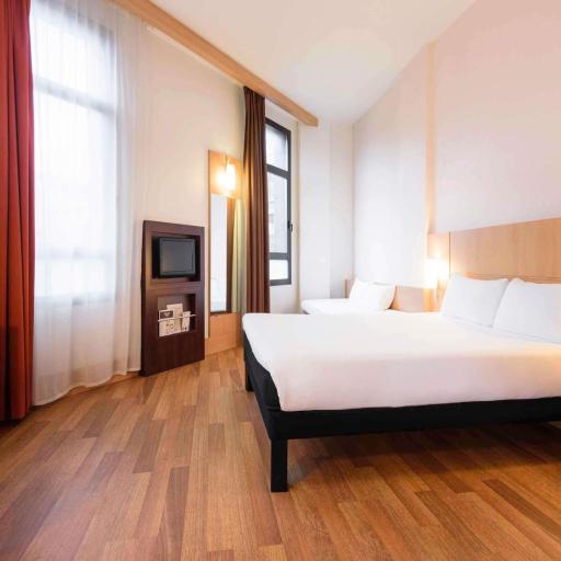 Ibis Bilbao Centro, undefined