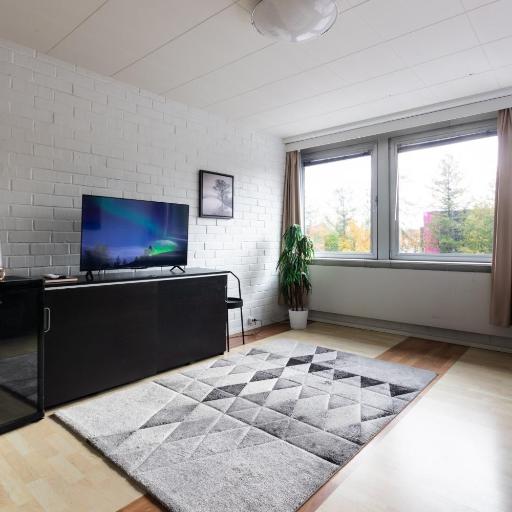 Spacious and cozy 2 bedroom apartment for 7, undefined