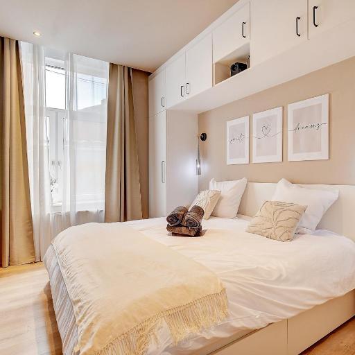 L'Escapade, undefined