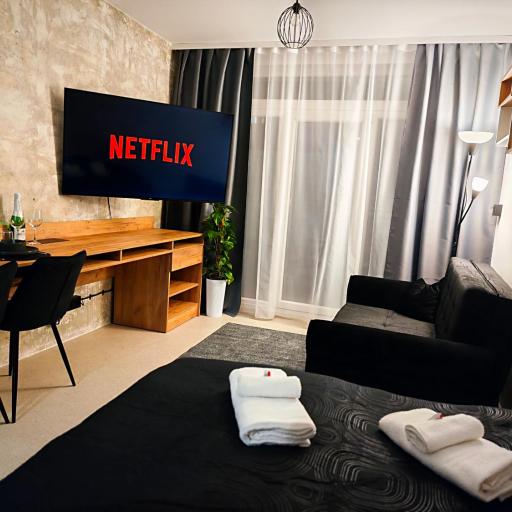 Axiom Suites - Zenith III - Netflix, HBO, Champagne, undefined