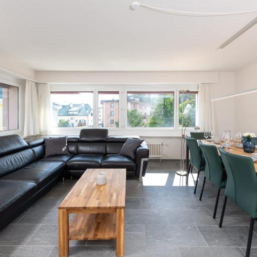 Beautiful Modern family apartment with free parking, undefined