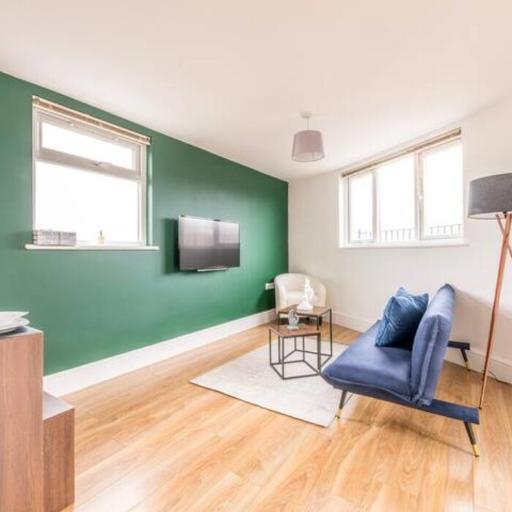 Centralised 2 Bedroom Property by Prestige Lets, undefined