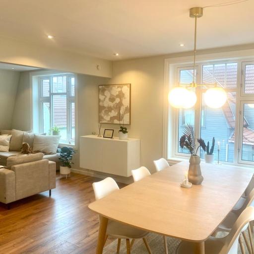 Central and beautiful apartment Sleeps 6 - 3 bedrooms- Stavanger, undefined