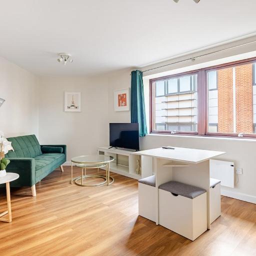 Chic escape, undefined