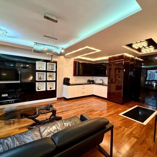 Apartament w samym centrum z parkingiem, Bagno 2 by OhMyHome, undefined