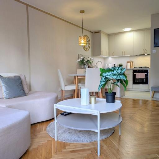 The Golden Frame by Cooee Apartments, undefined