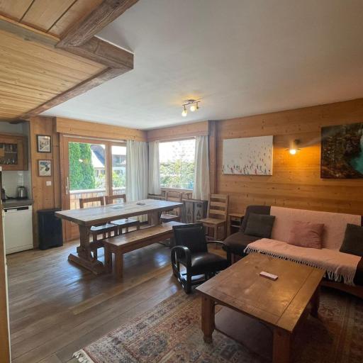 Spacious 2 bedroom apt with terrace Chamonix center, undefined