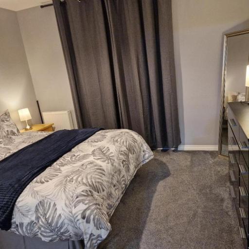 Morden 2 Bed Apartment, with parking near city centre, undefined