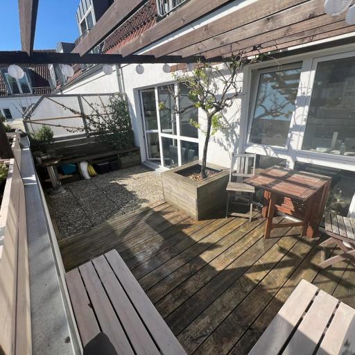 Bright duplex apartment on 3 floors, undefined