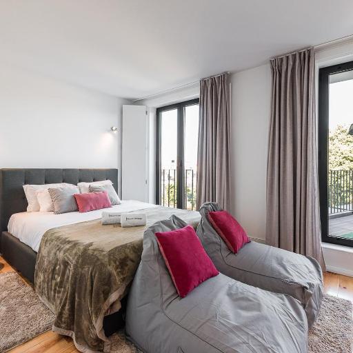 GuestReady - One Step Closer, undefined