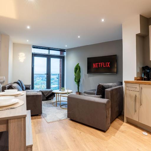 Leeds City Living by The River - Sleeps 10 - Balcony, undefined