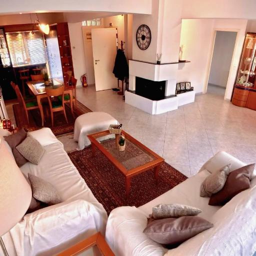 Entire-Floor 2BR Penthouse with 2 Huge Balconies & Free Parking, undefined