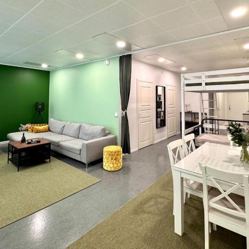 Lahtihovi, undefined