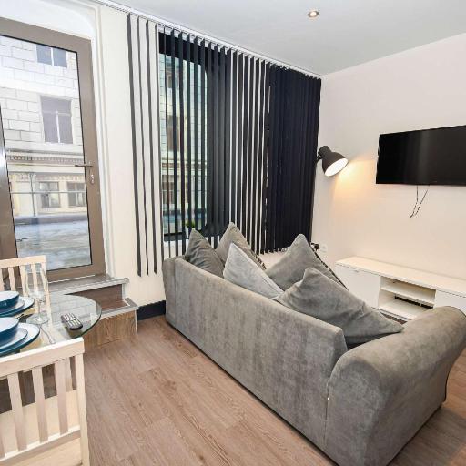 Modern & Cosy 2BED Apartment in Central Liverpool, undefined