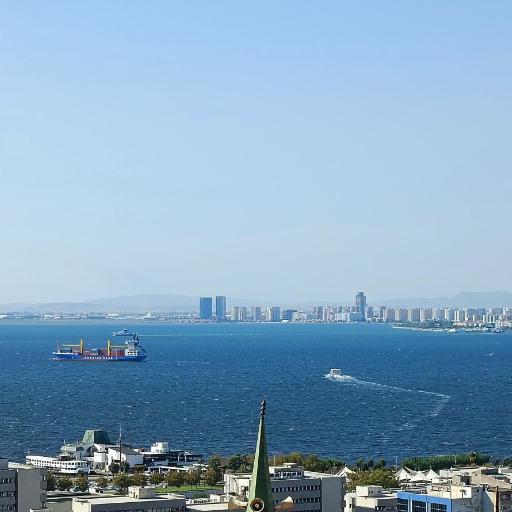 Tam Deniz Manzaralı Şehir Merkezinde, undefined