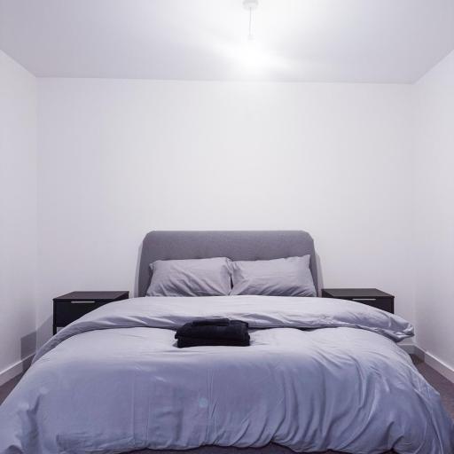 2 Bed Flat - Sleeps 4 - Parking - Wifi, undefined