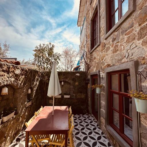 Nefes Ada Taş Bina - Bahçe Katı, undefined