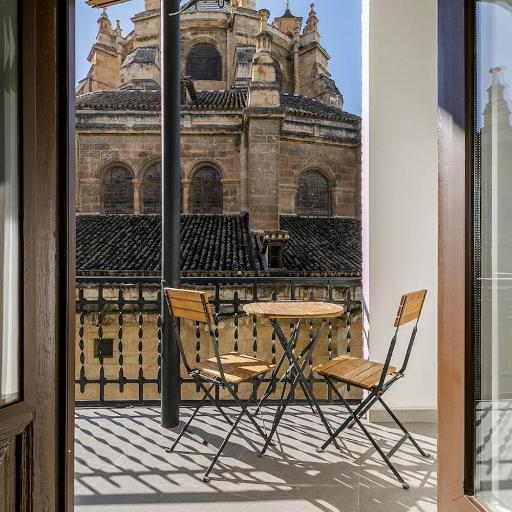 vistas a la catedral en la Gran Via, undefined