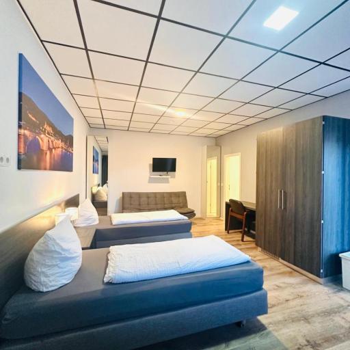 Looks Inn, undefined