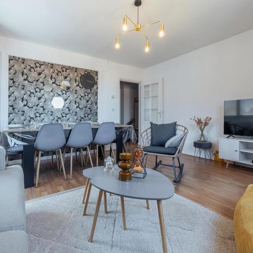 Le Stanislas - 4 ch, 2 SDB, 8 pers, vue & asc, undefined