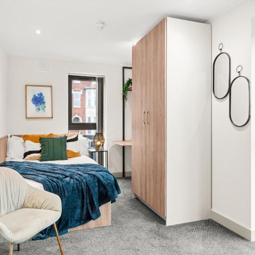 Stylish Studio Apartment with Free Parking in Wolverhampton 5min walk to City Centre, undefined