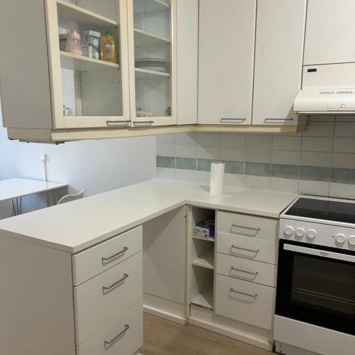 Apartment near the airport in about 9 minutes, undefined