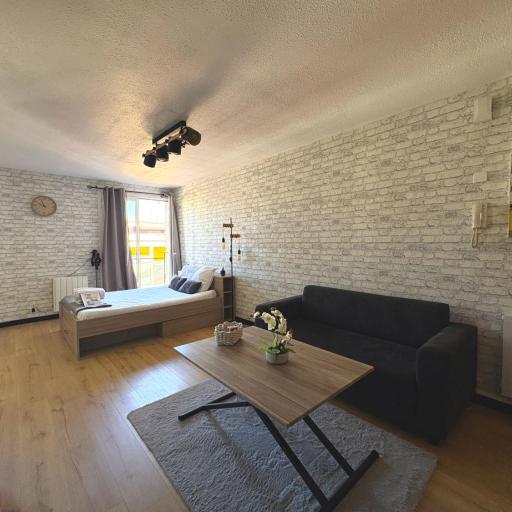 70 - Studio face à la gare Poitiers, undefined