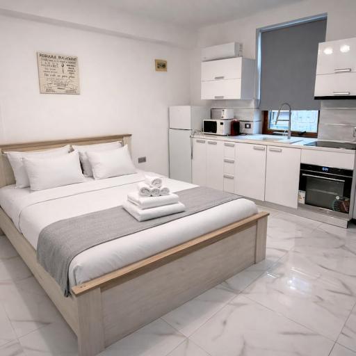 Modern Studio Apartment - Comfortable & Center, undefined