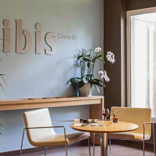 Ibis Cornella, undefined