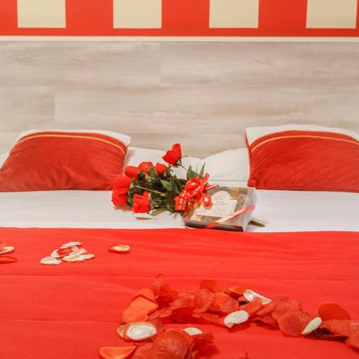 OPERA et LOVE - 200m dall'Arena con convenzione per Parcheggio e Colazione in pasticceria adiacente, undefined