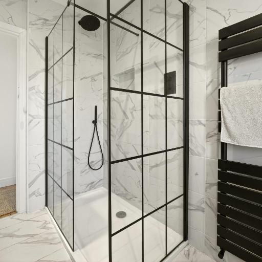 Family home by the lake, undefined