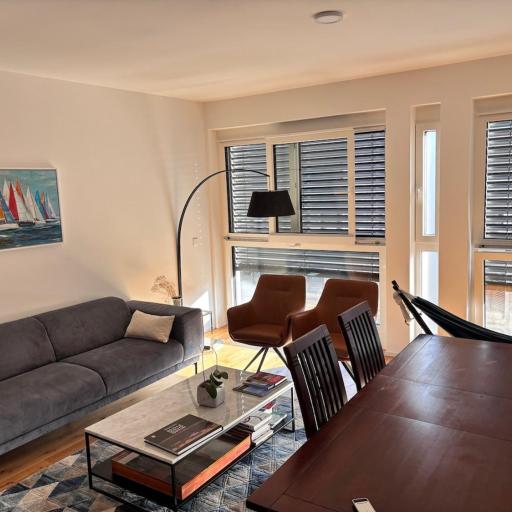 Zentrale Lage mit Blick auf die Altstadt und die Rhône, undefined