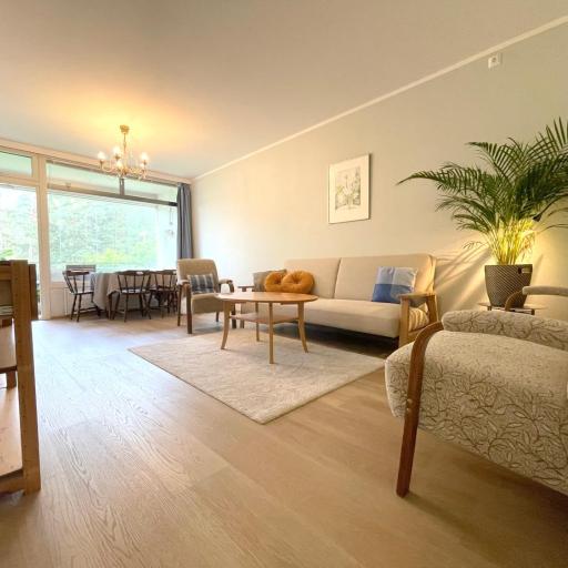 Bright and spacious 3BR Apartment with Fast Metro Access to City Center, undefined