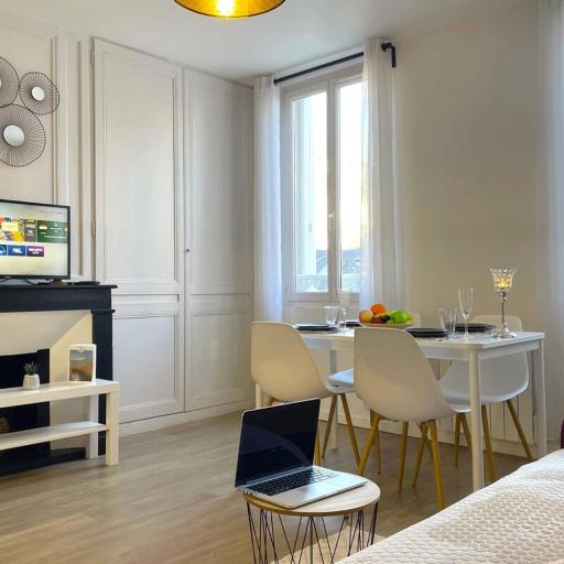 My Little Paradise - University - Train Station, undefined