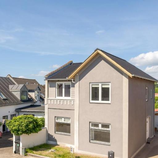 bright townhouse with garden & terrace, undefined