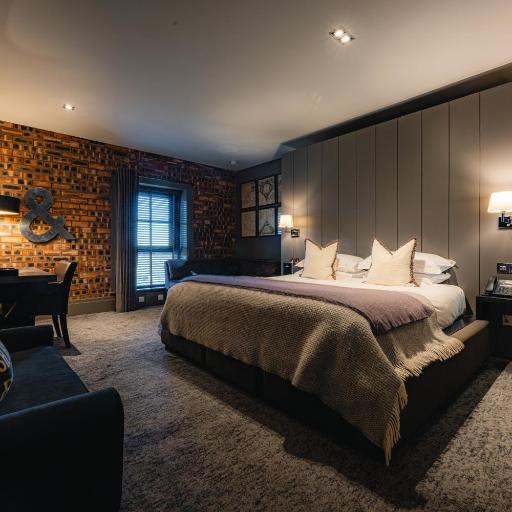 Dakota Edinburgh, undefined