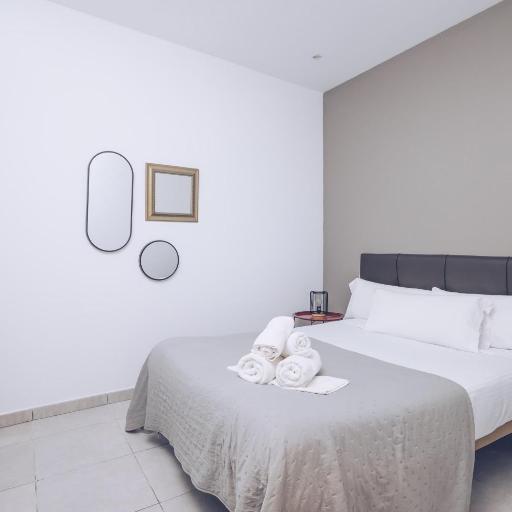 Stylish One-Bedroom Apartment in Prime Central Location, undefined