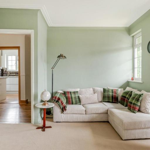 Surrey's Charming Modern Maisonette with Parking - Pass the Keys, undefined