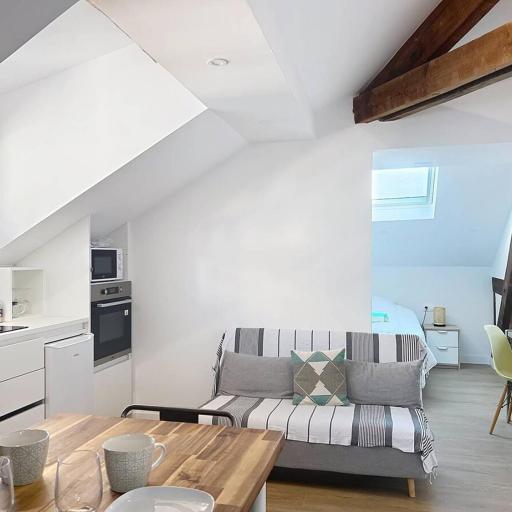 Petit Cocon sous les toits au centre de Biarritz, undefined