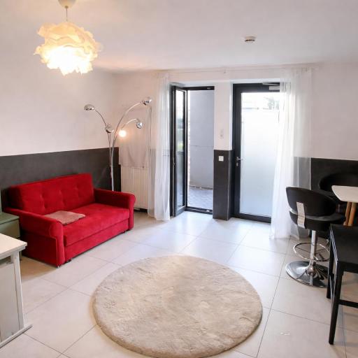 Modern renovated apartment for work and family, undefined