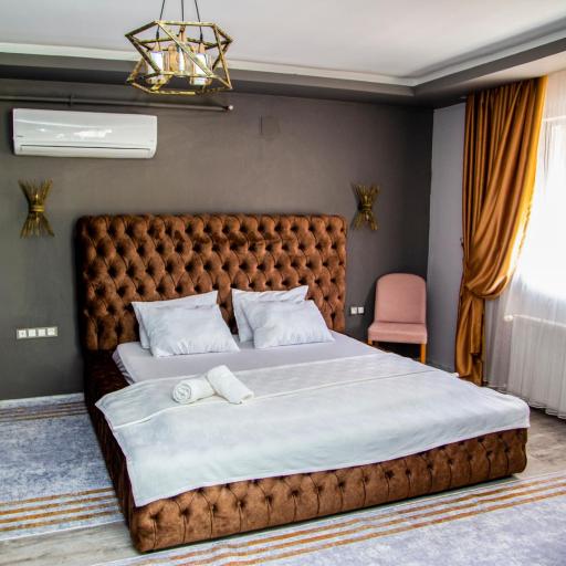 We Nirvana Otel, undefined